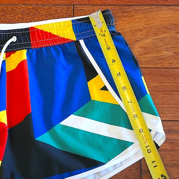 Fabletics Carrie abstract print running shorts - Picture 9 of 10